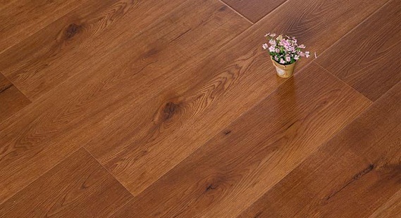 OAK Synchronized Laminate Flooring